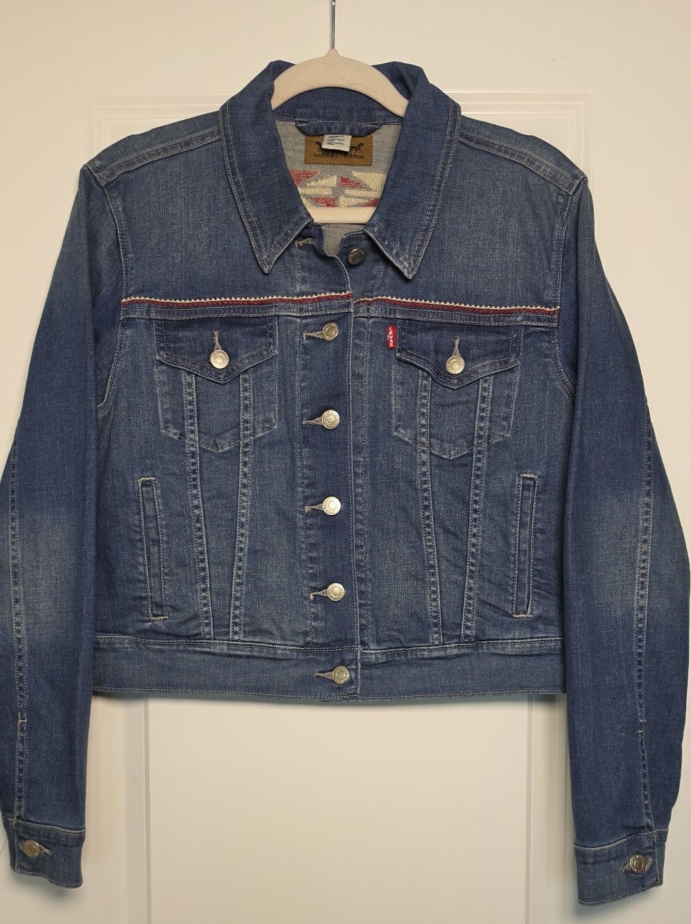 Levi’s Women’s Embroidered Western Denim Jacket XL Tribal Aztec Jean Jacket - Picture 2 of 14